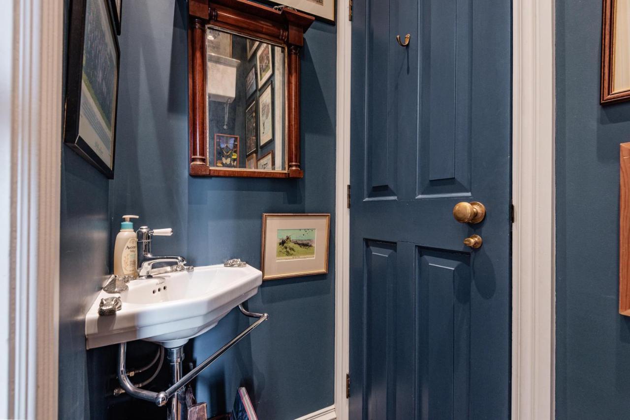 Charming Pimlico Home Close To The River Thames By Underthedoormat Лондон Екстериор снимка